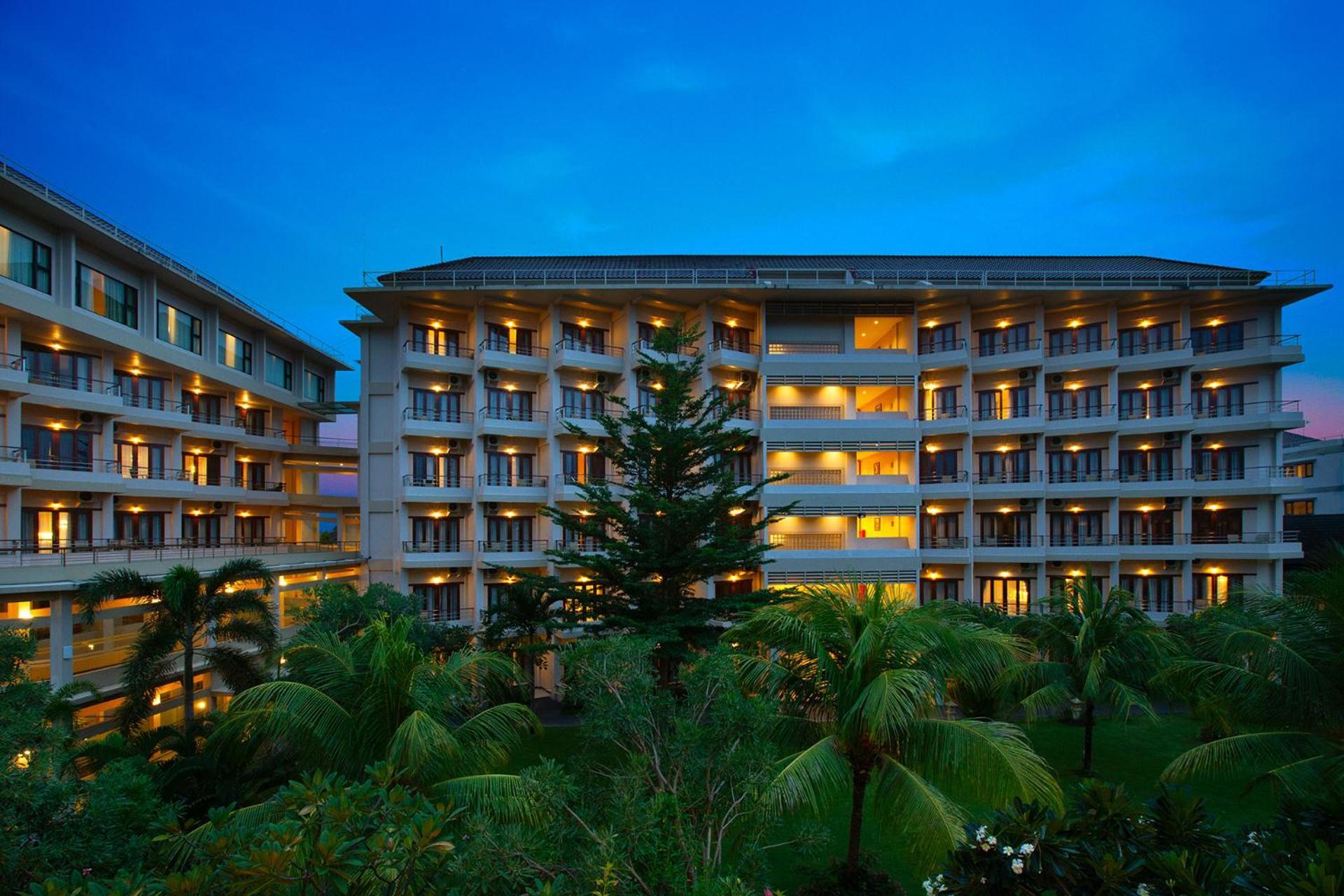 Lombok Raya Hotel Mataram Extérieur photo