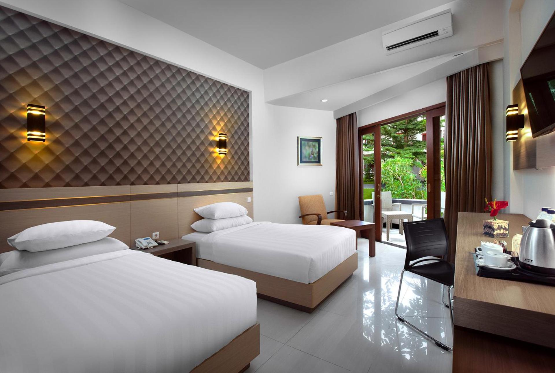 Lombok Raya Hotel Mataram Extérieur photo